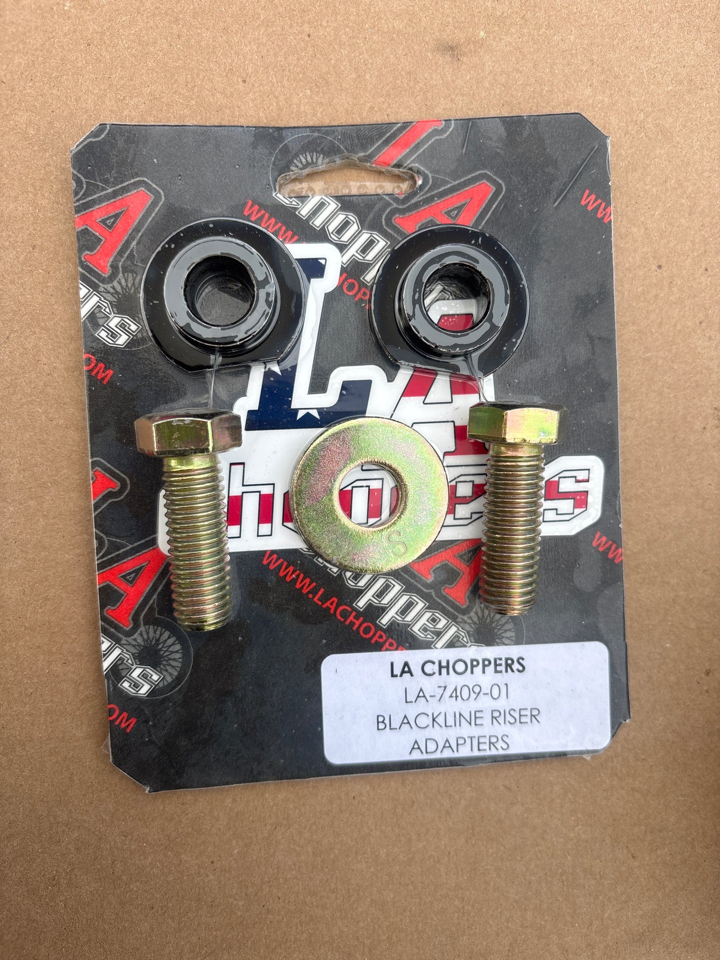 Riser adapters - Gloss Black. Fits Softail Blackline 2011-2013